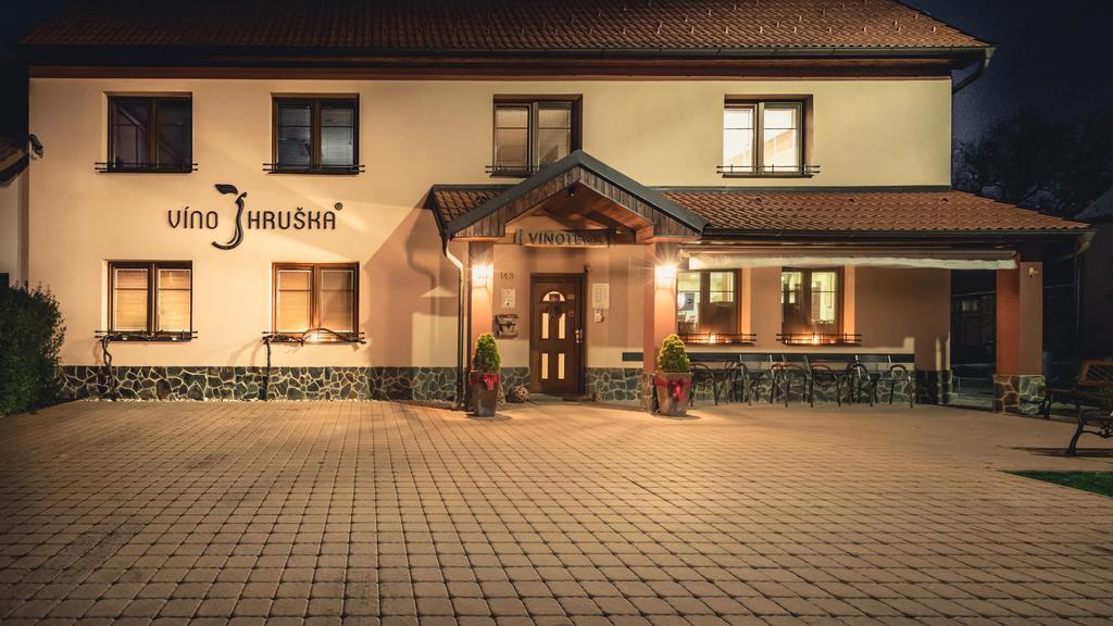 Penzion Vino Hruska Blatnička Стая снимка